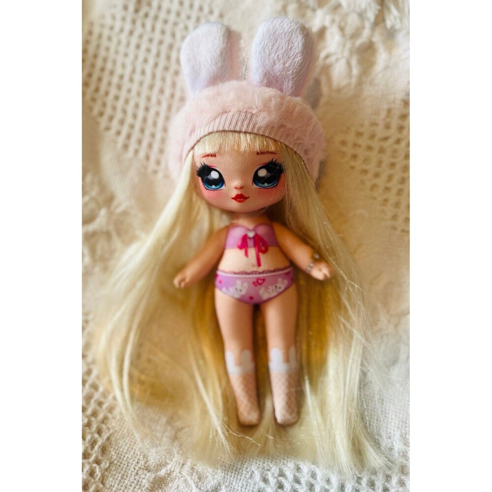 Na! Na! Na! Aubrey Suprise Doll